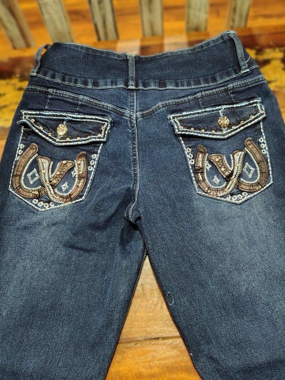 Skinny Jeans w/Embellished Pockets